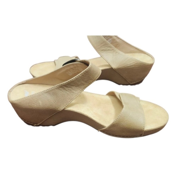 Dansko Size 42 Leather Wedge Sandals Nude Beige Comfort Slip On Adjustable Strap - Picture 9 of 14